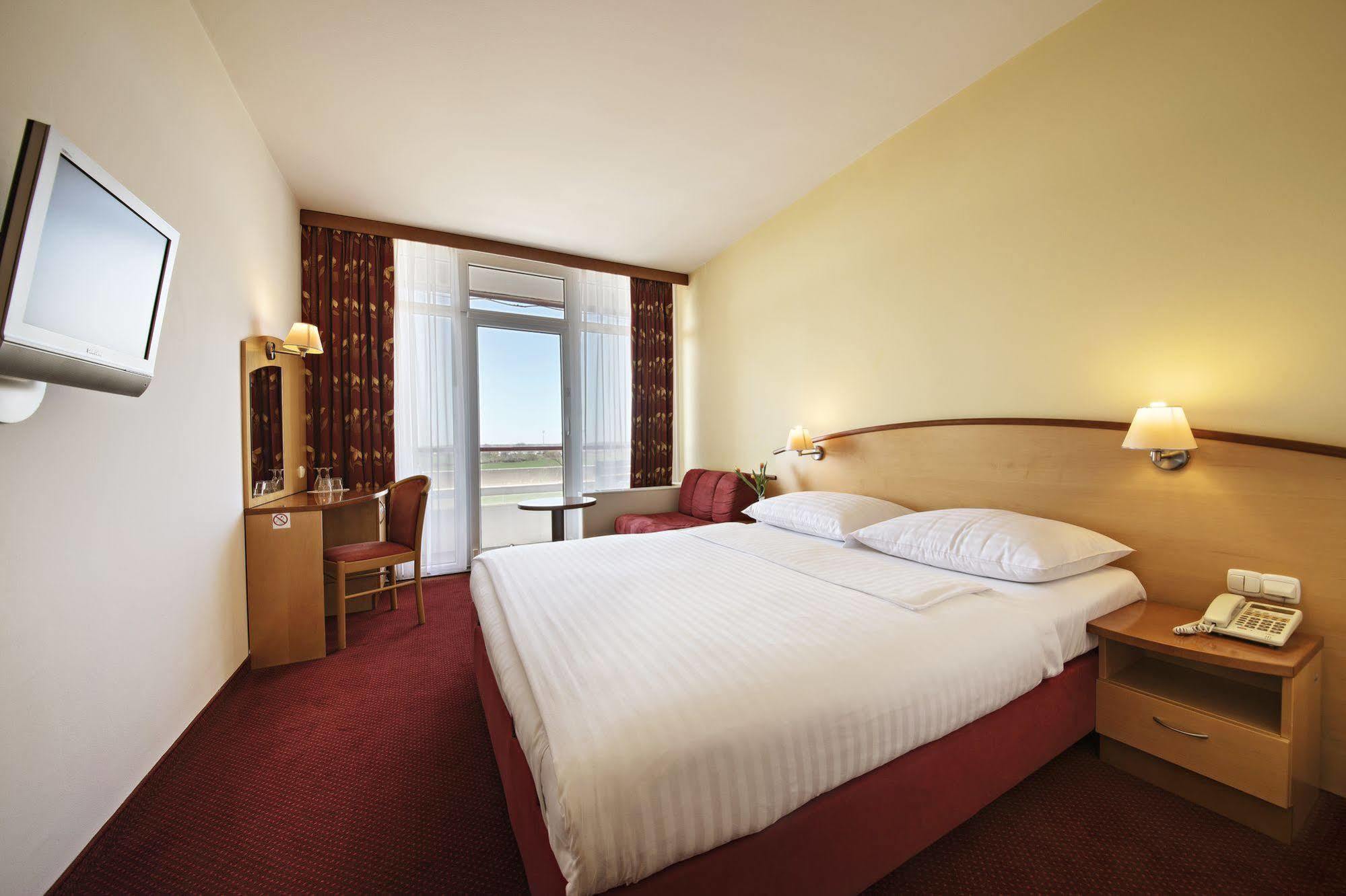 Lipa Hotel Lendava Extérieur photo