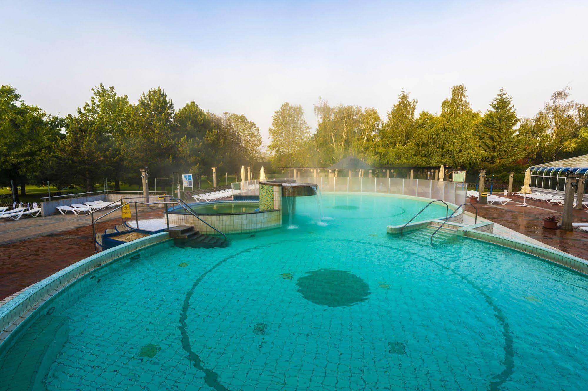 Lipa Hotel Lendava Extérieur photo